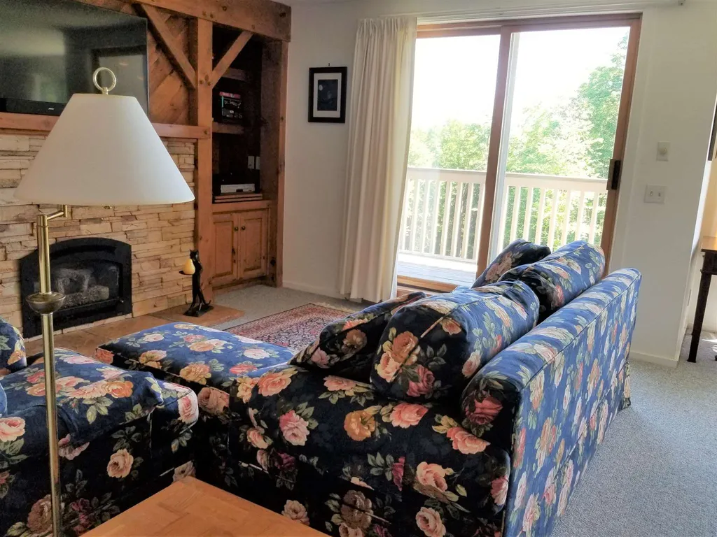 Snowside Fayston VT 05673