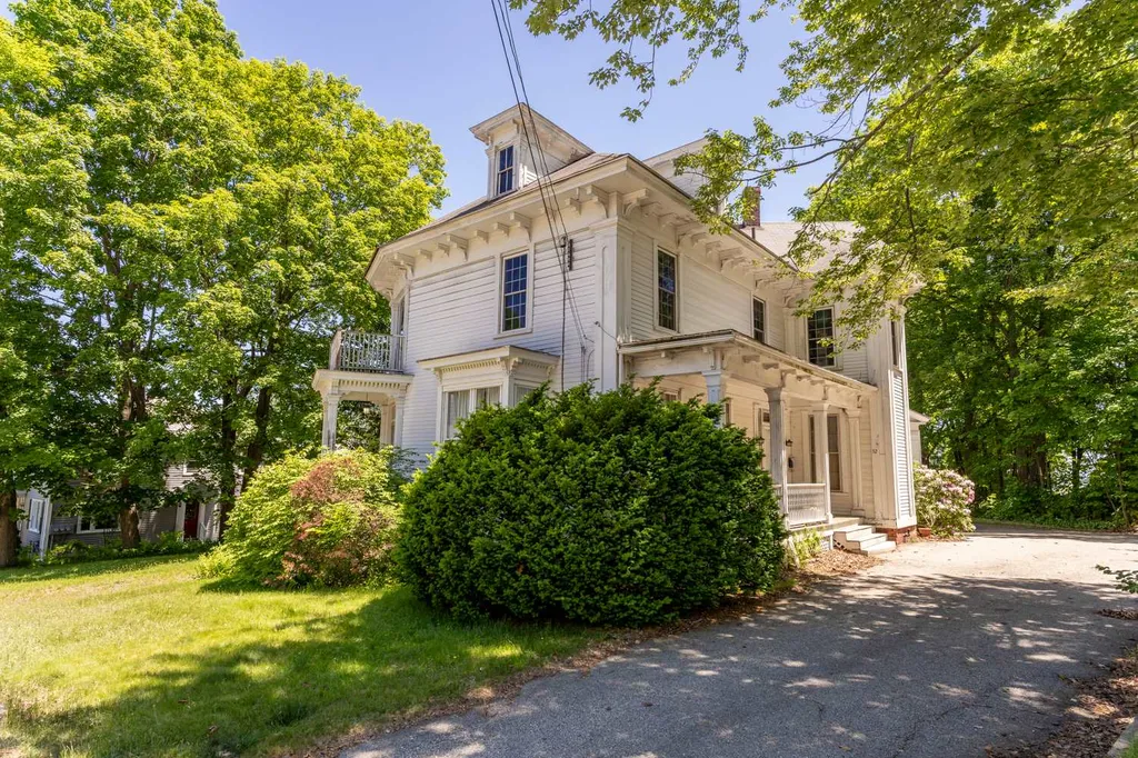 32 Prospect Street Somersworth NH 03878