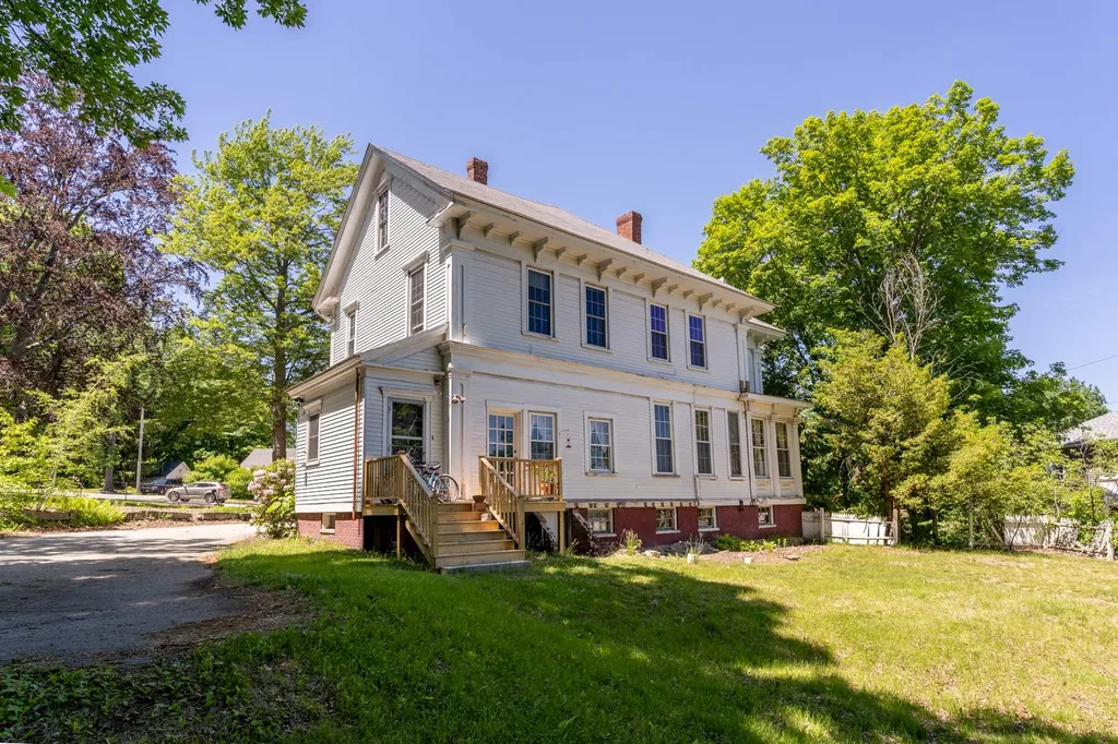 32 Prospect Street Somersworth NH 03878