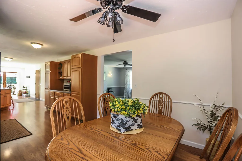 449 Bunker Hill Road Auburn NH 03032