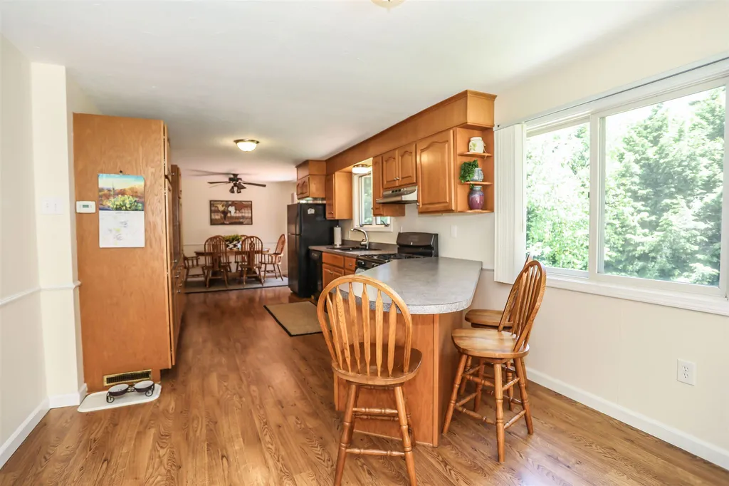 449 Bunker Hill Road Auburn NH 03032