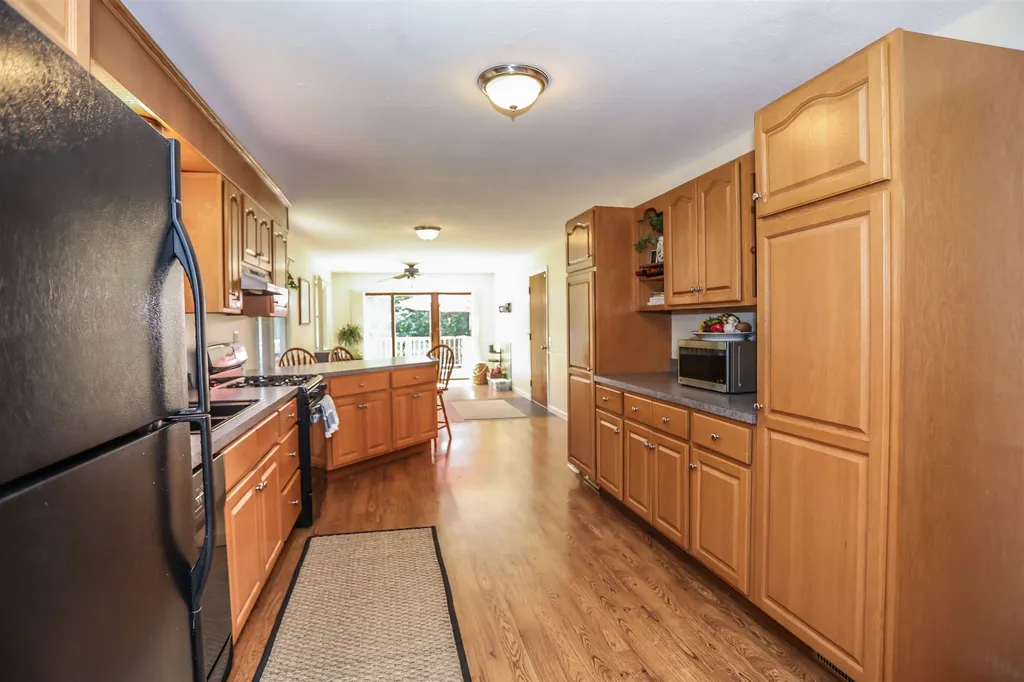 449 Bunker Hill Road Auburn NH 03032