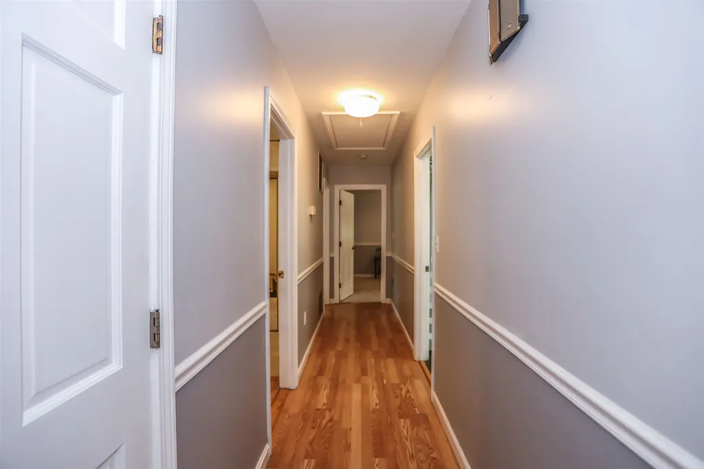 449 Bunker Hill Road Auburn NH 03032