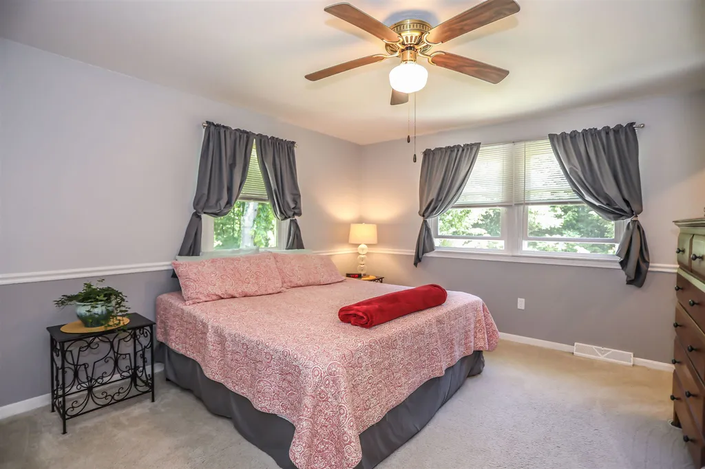 449 Bunker Hill Road Auburn NH 03032