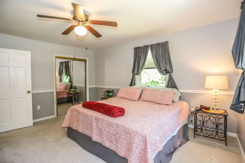 449 Bunker Hill Road Auburn NH 03032