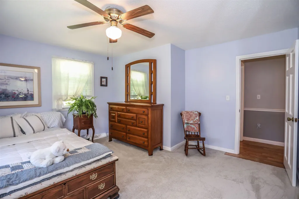449 Bunker Hill Road Auburn NH 03032