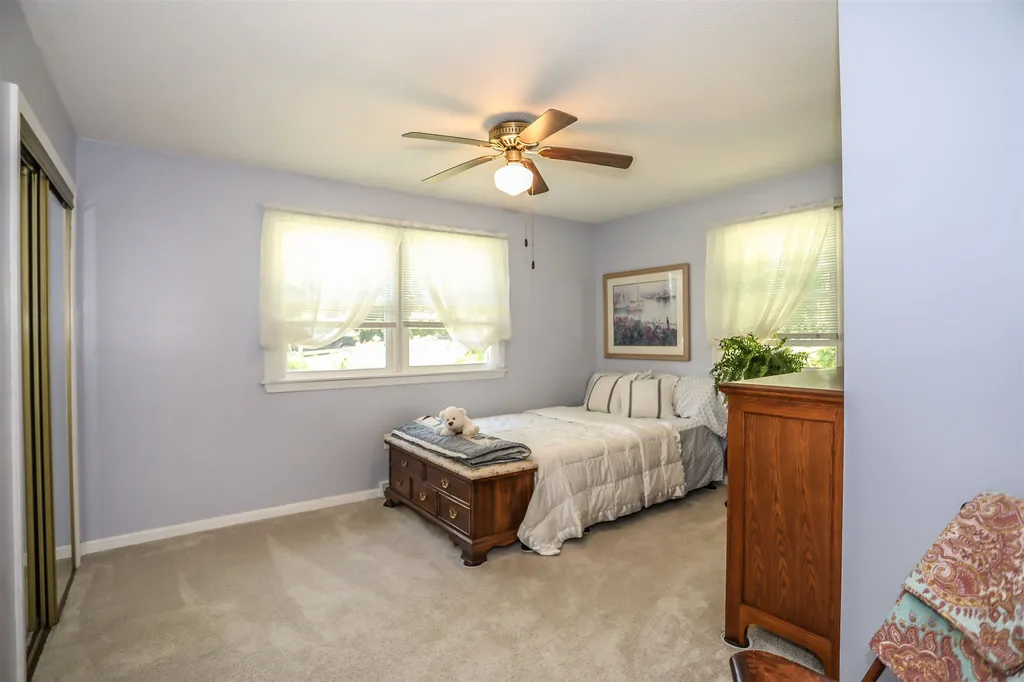 449 Bunker Hill Road Auburn NH 03032