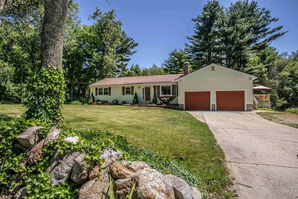 449 Bunker Hill Road Auburn NH 03032