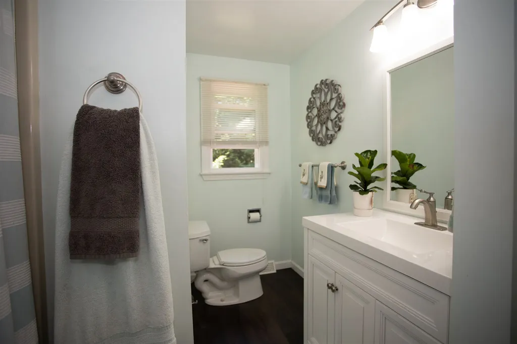 449 Bunker Hill Road Auburn NH 03032