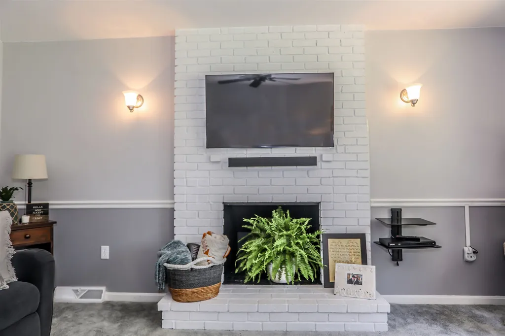 449 Bunker Hill Road Auburn NH 03032
