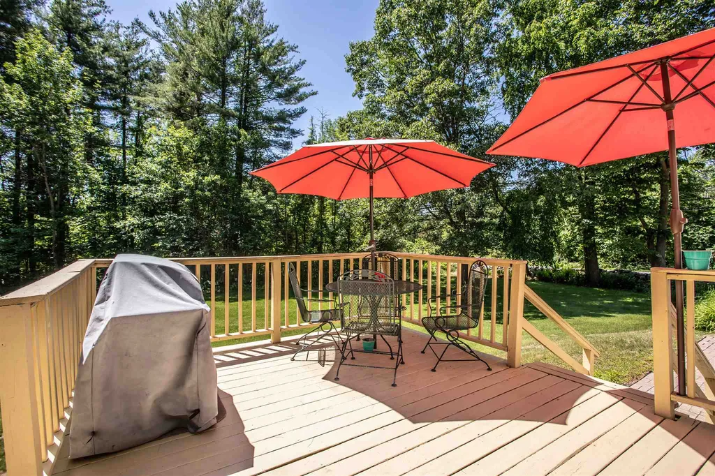 449 Bunker Hill Road Auburn NH 03032