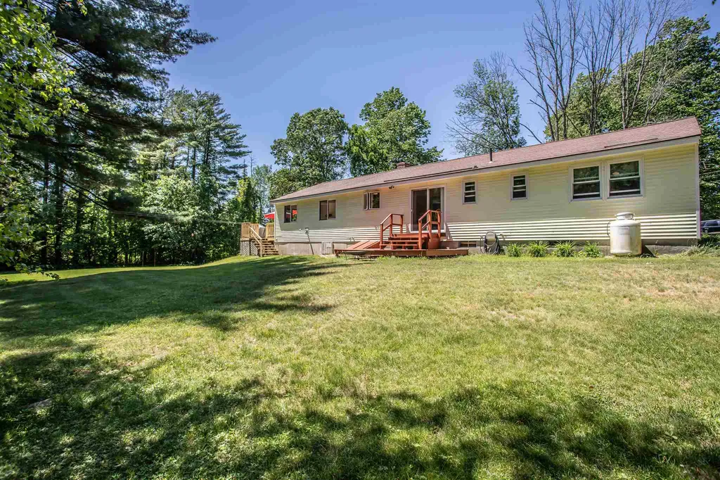 449 Bunker Hill Road Auburn NH 03032