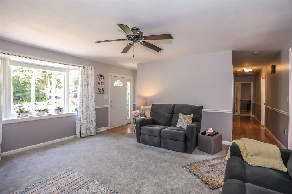 449 Bunker Hill Road Auburn NH 03032