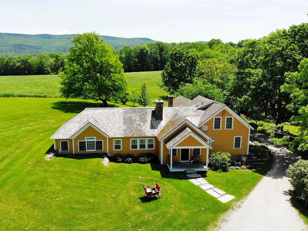 83 Cockleburr Farm Road Warren VT 05673