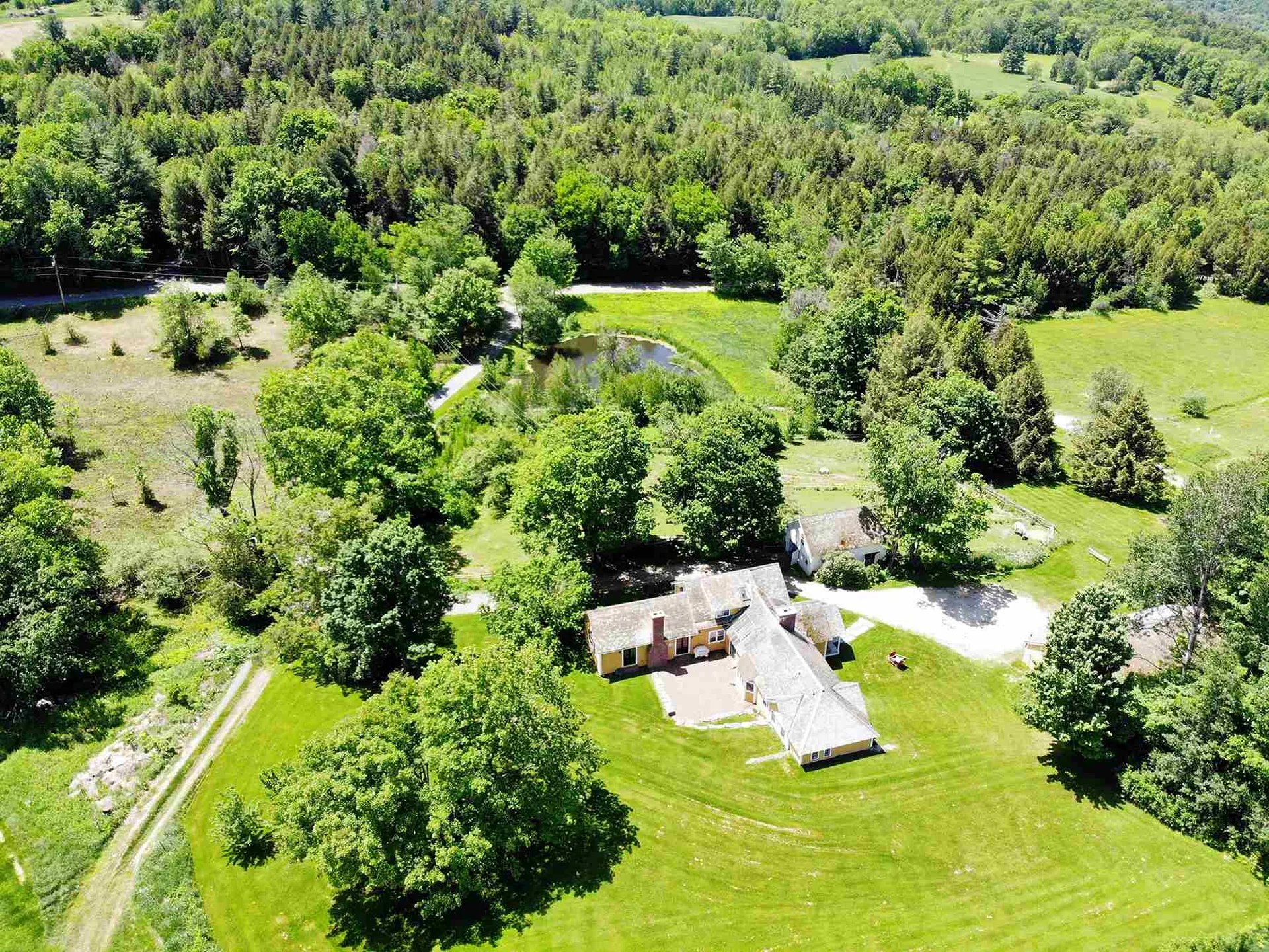83 Cockleburr Farm Road Warren VT 05673
