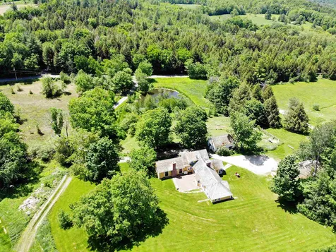 83 Cockleburr Farm Road Warren VT 05673