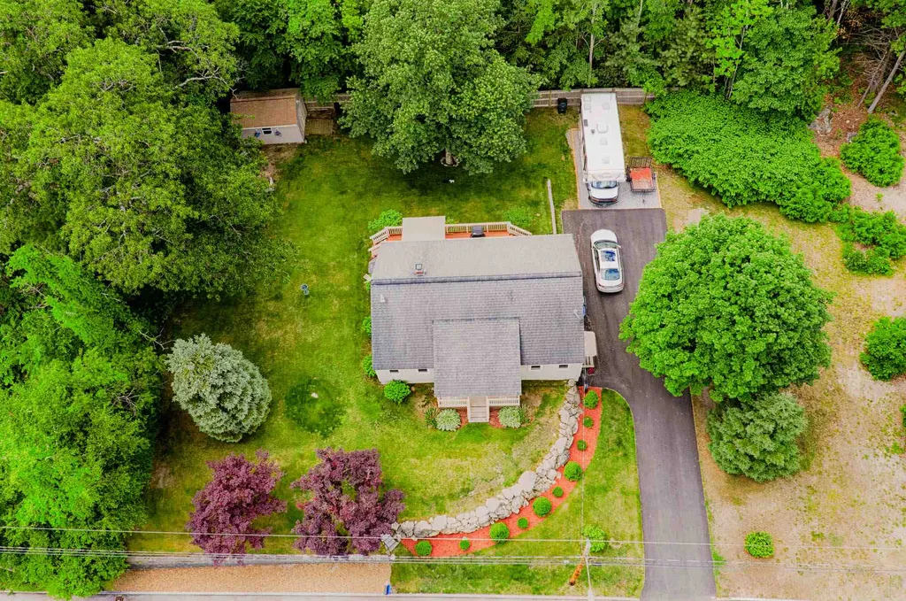 20 Groveland Avenue Manchester NH 03104