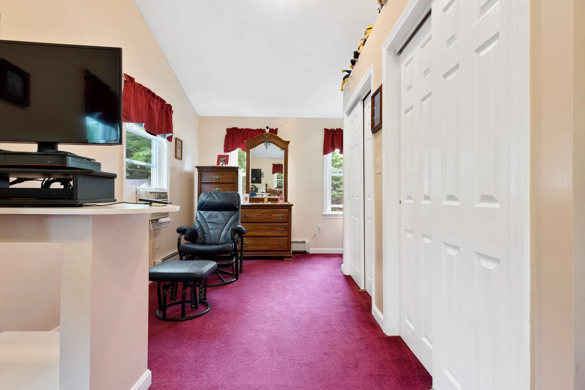 20 Groveland Avenue Manchester NH 03104