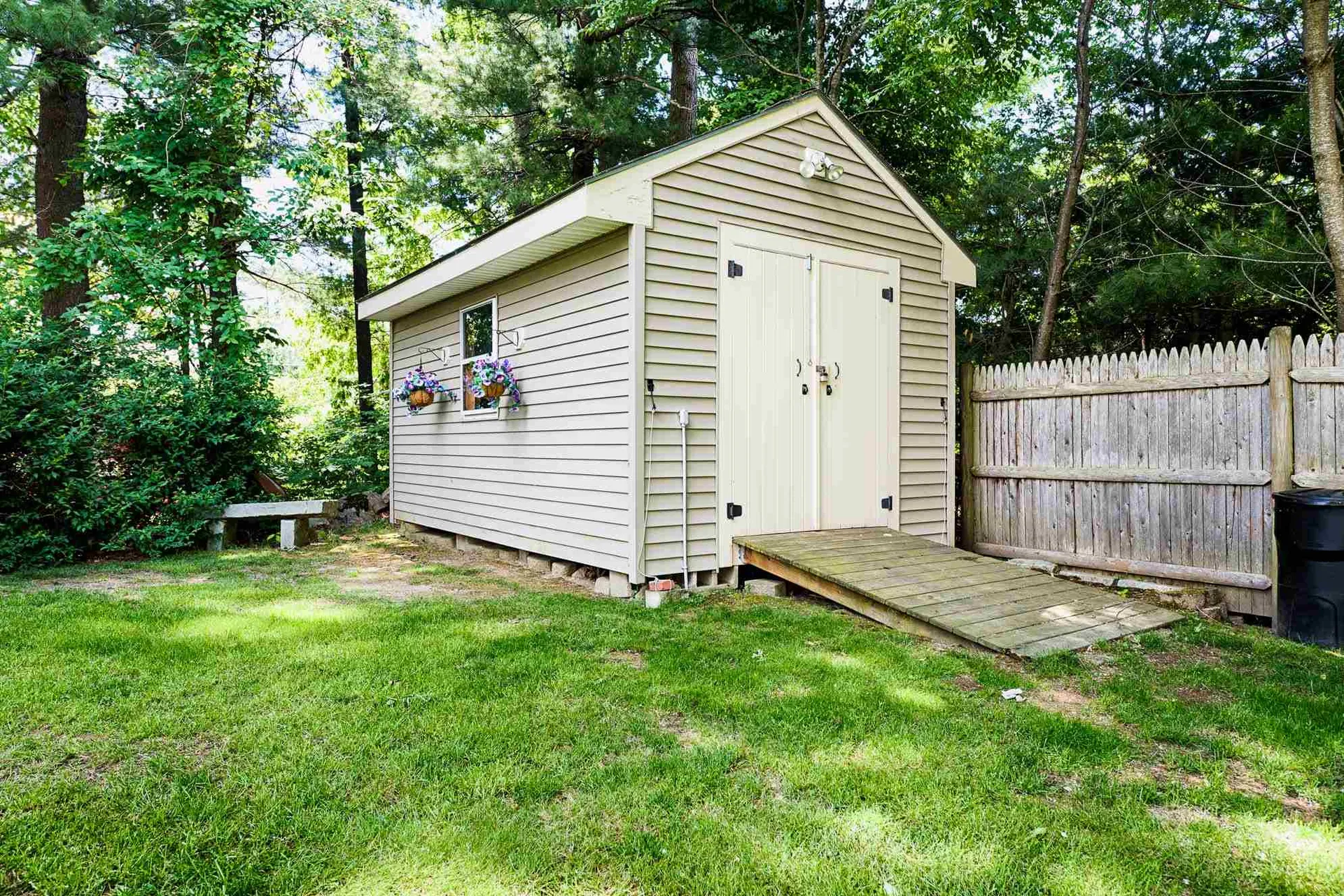 20 Groveland Avenue Manchester NH 03104
