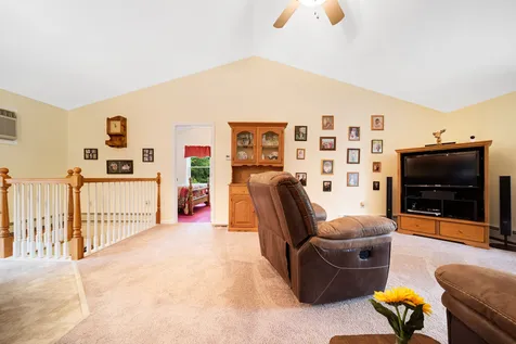 20 Groveland Avenue Manchester NH 03104