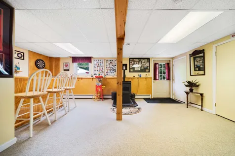20 Groveland Avenue Manchester NH 03104