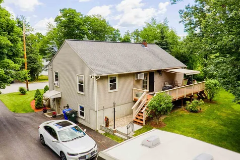 20 Groveland Avenue Manchester NH 03104