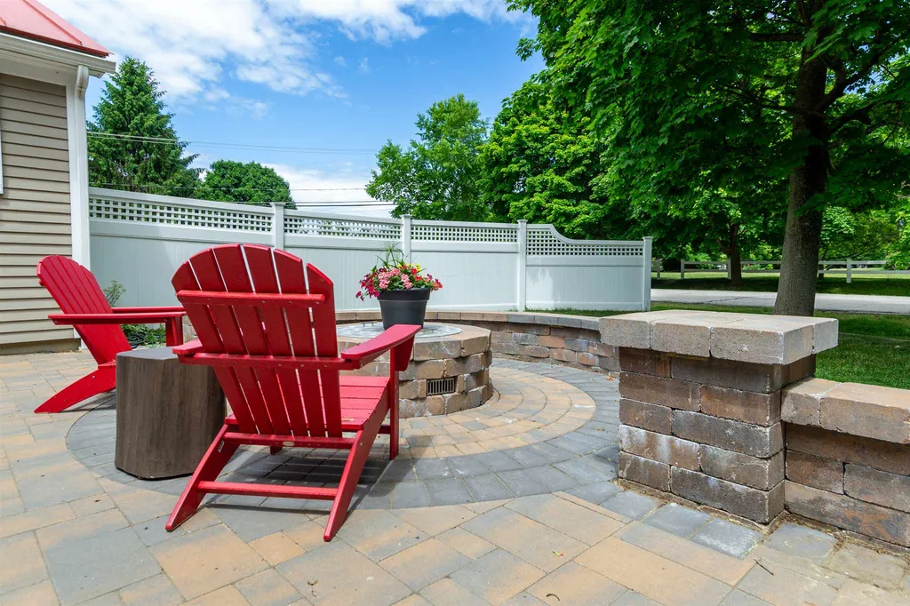 148 Stratham Heights Road Stratham NH 03885