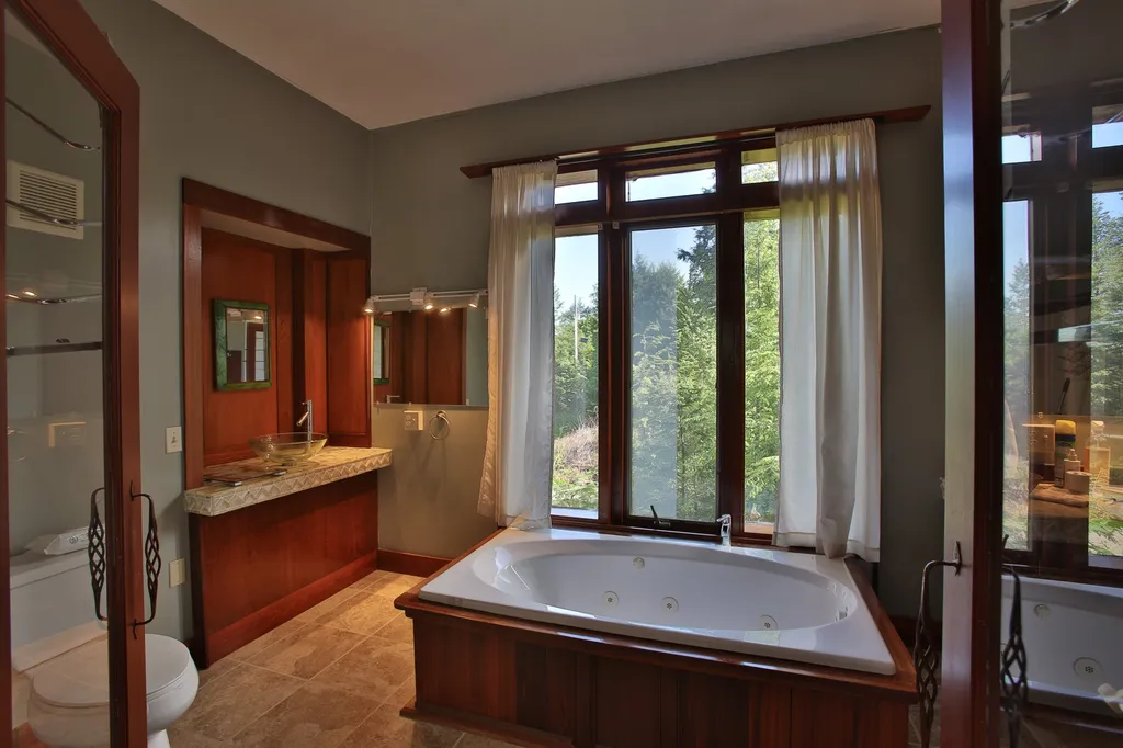16 Balhart Ridge Road Hartland VT 05048