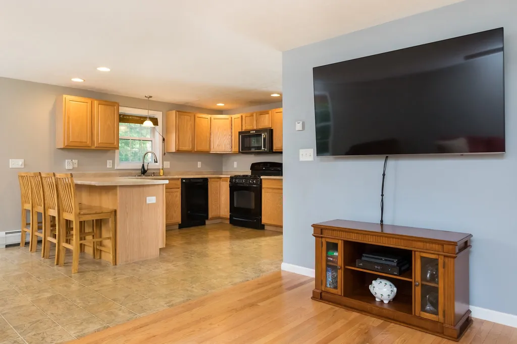 12 Beauview Street Rochester NH 03867