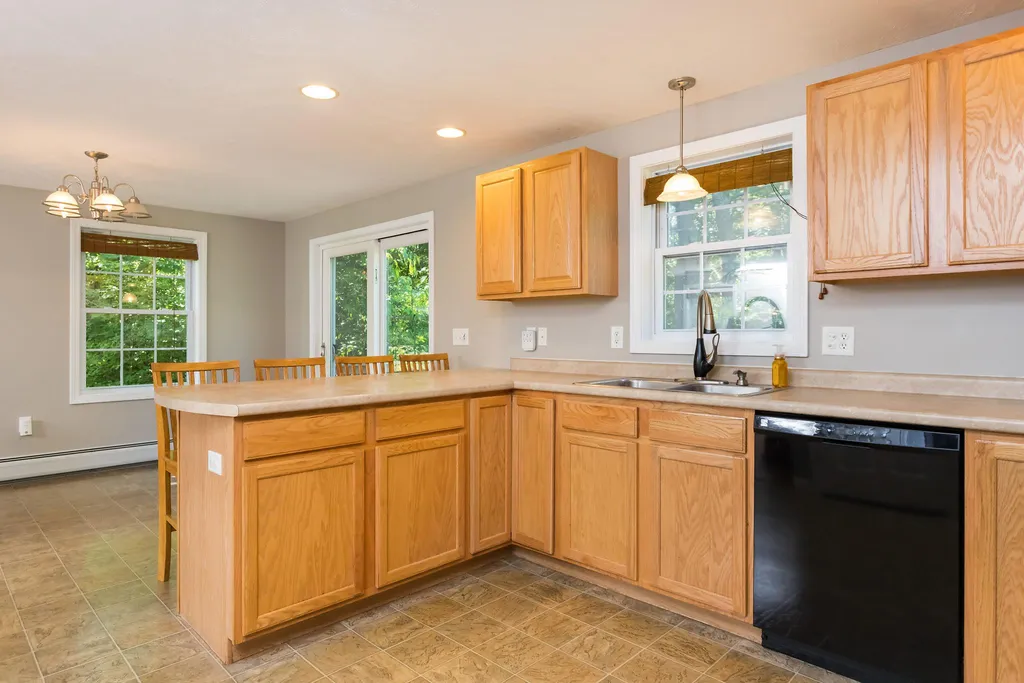 12 Beauview Street Rochester NH 03867