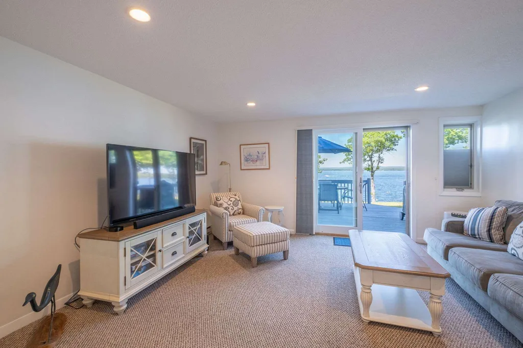2696 Lake Shore Road Gilford NH 03249