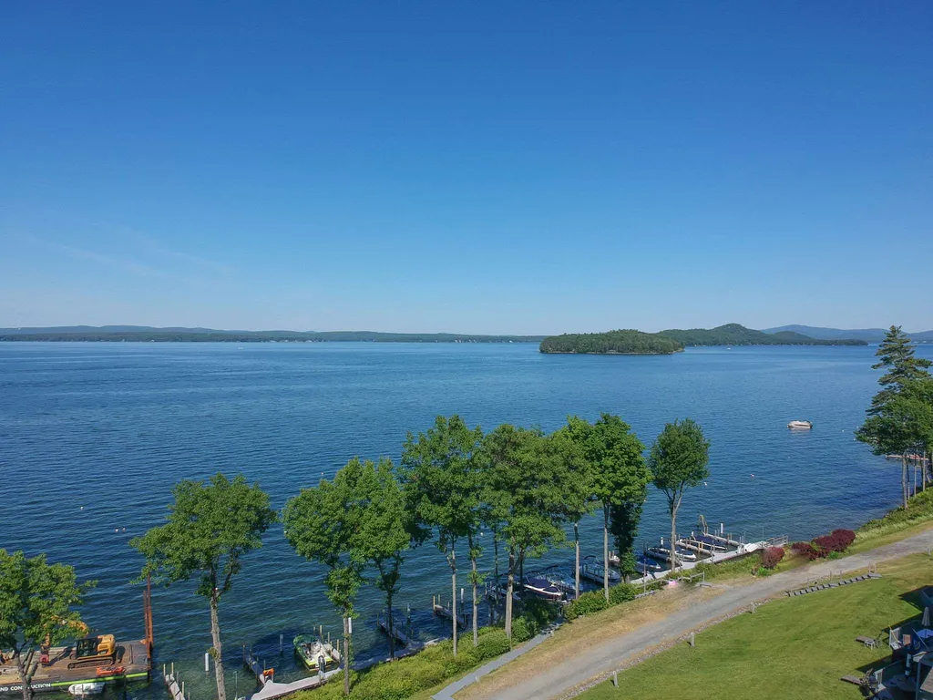 2696 Lake Shore Road Gilford NH 03249