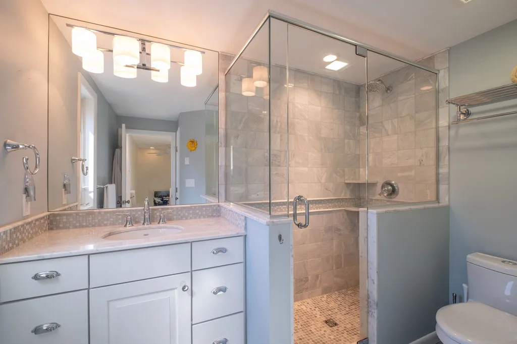 2696 Lake Shore Road Gilford NH 03249