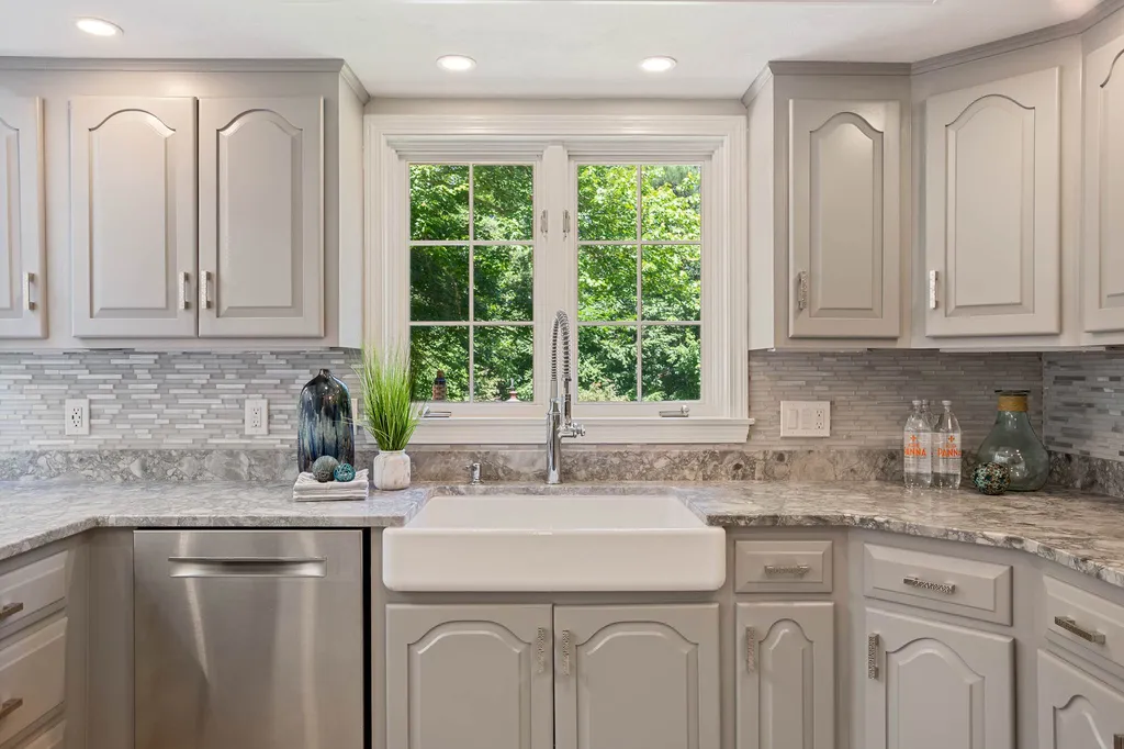 8 Bramley Hill Road Windham NH 03087