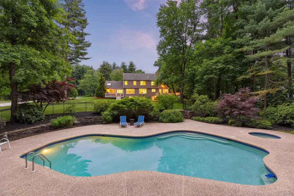8 Bramley Hill Road Windham NH 03087