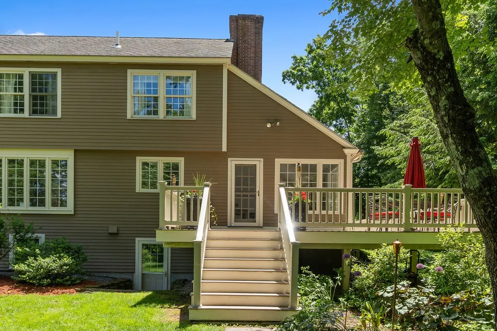8 Bramley Hill Road Windham NH 03087