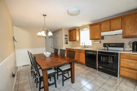 4 Sterling Way Hudson NH 03051