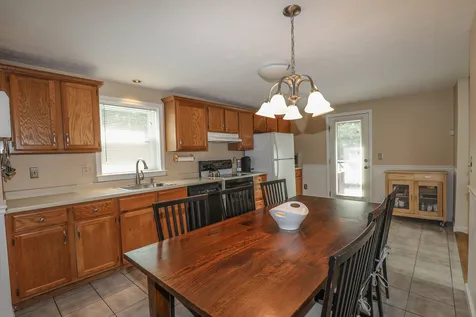 4 Sterling Way Hudson NH 03051