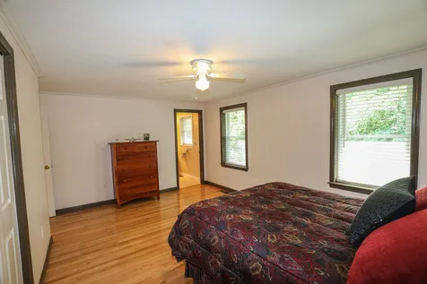 4 Sterling Way Hudson NH 03051