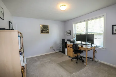 4 Sterling Way Hudson NH 03051