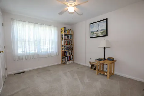 4 Sterling Way Hudson NH 03051