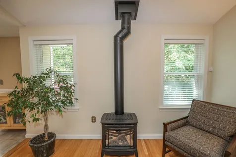 4 Sterling Way Hudson NH 03051