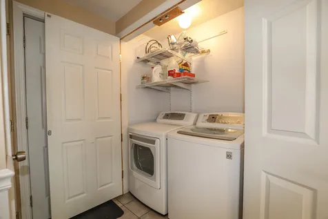 4 Sterling Way Hudson NH 03051
