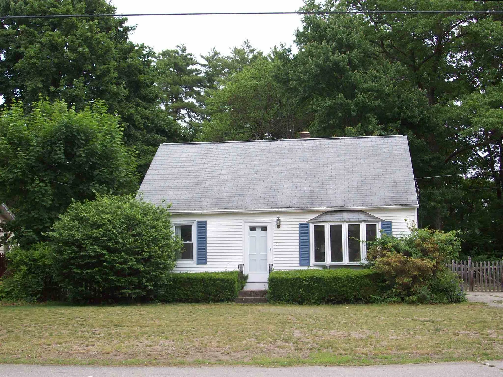 6 Greenlay Street Nashua NH 03063