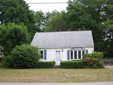6 Greenlay Street Nashua NH 03063