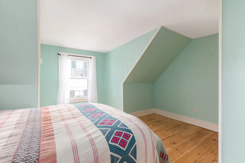25 Cabot Street Portsmouth NH 03801