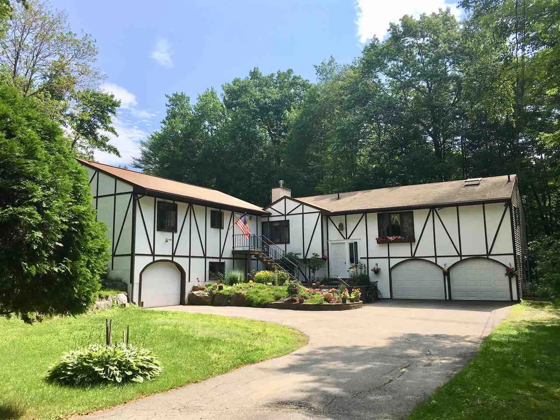 8 Flower Drive Gilford NH 03249