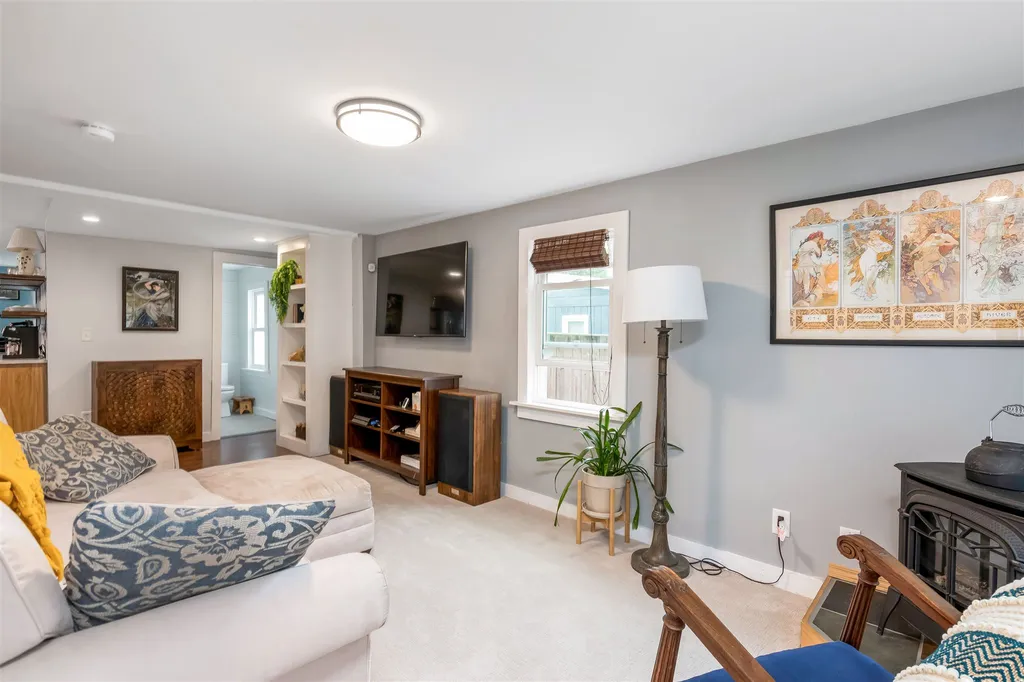 149 West Allen Street Winooski VT 05404