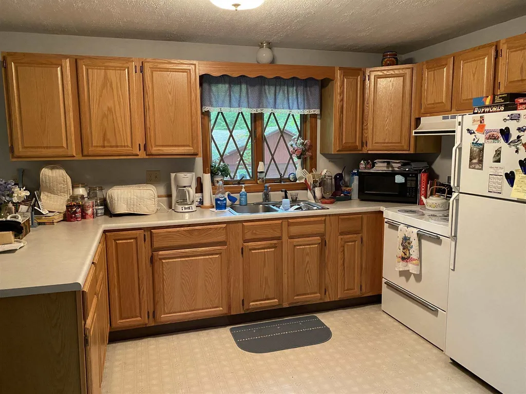 10 Elaine Road Middleton NH 03887