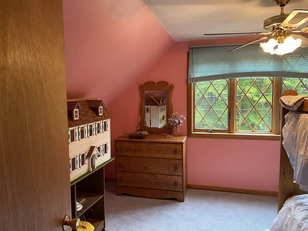 10 Elaine Road Middleton NH 03887